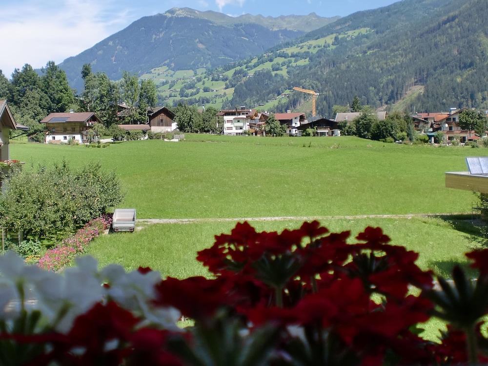 First Mountain Hotel Zillertal Aschau Im Zillertal Exterior foto