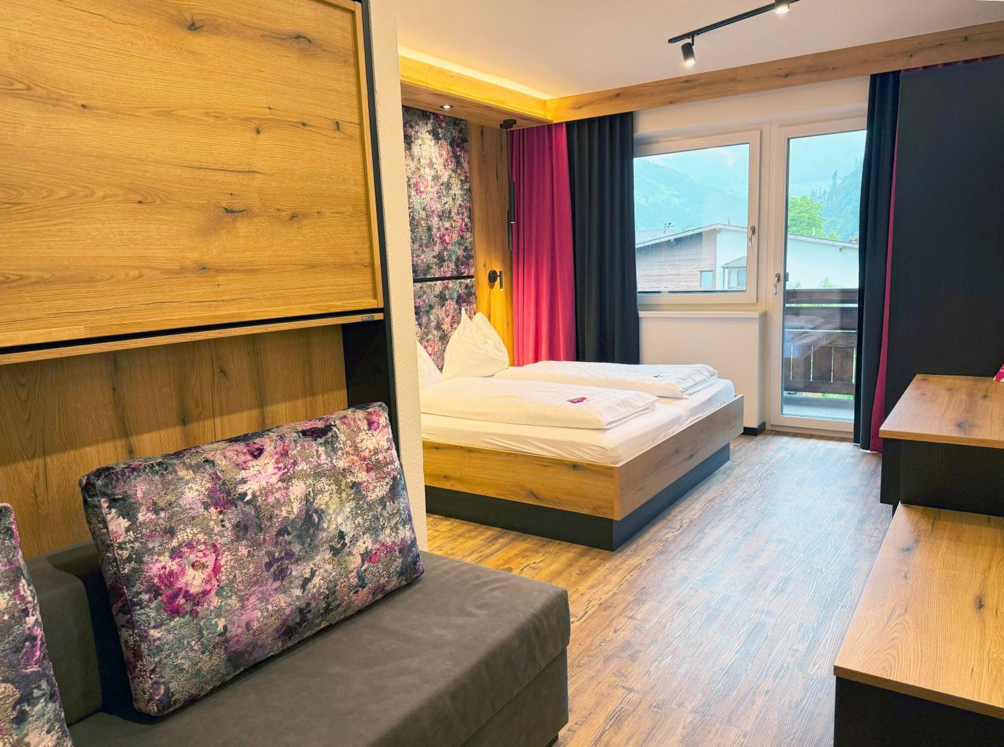 First Mountain Hotel Zillertal Aschau Im Zillertal Exterior foto